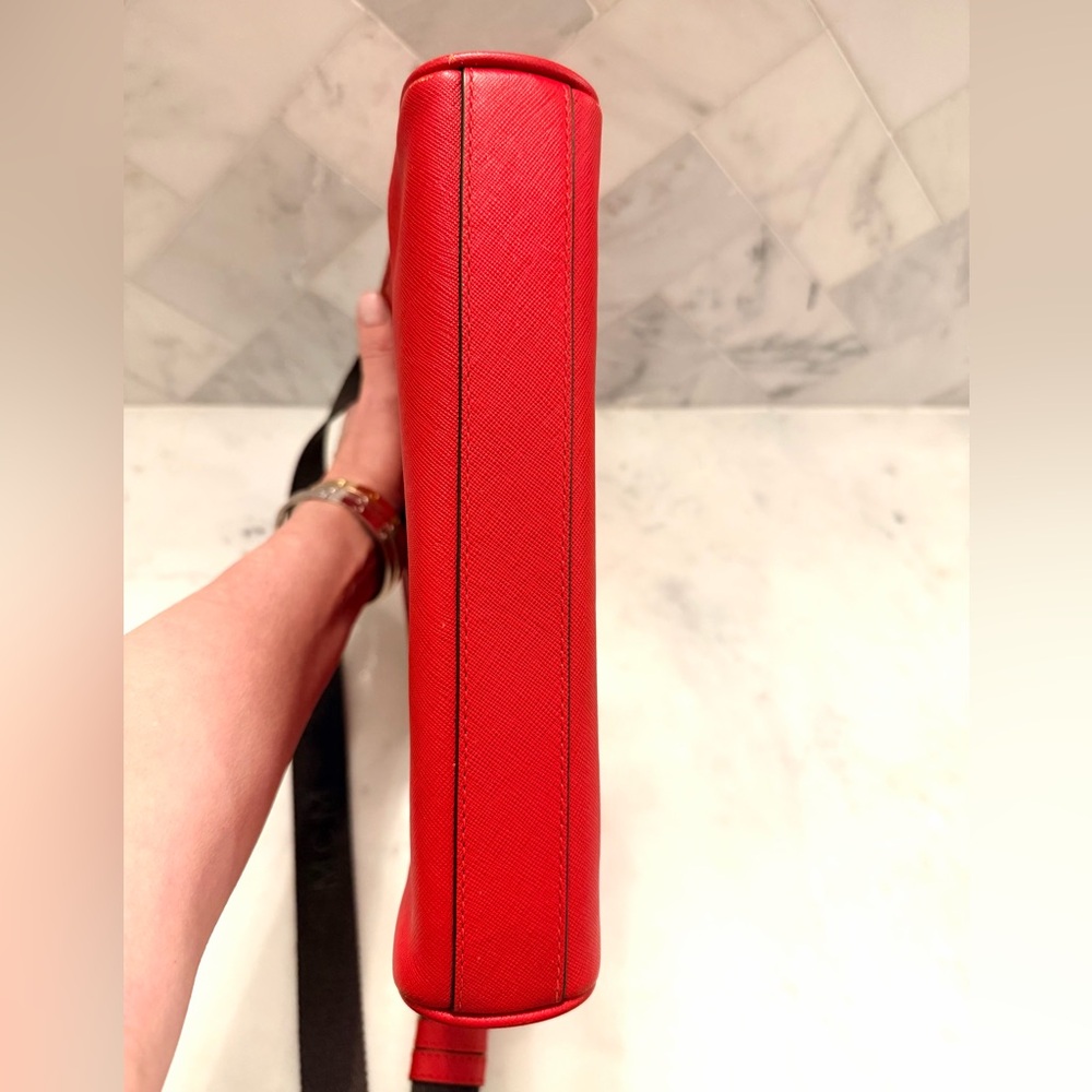 AUTHENTIC MCM Bold Red Messenger/Crossbody and Shoulder Bag! UNISEX - Picture 6 of 15
